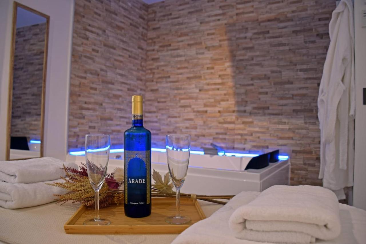 Alojamientos Lola, Suite Con Jacuzzi Беналуп-Касас-Вьехас Экстерьер фото